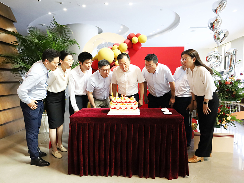 二十一载 智造未来丨贺尊龙凯时股份廿一诞辰，再启新篇